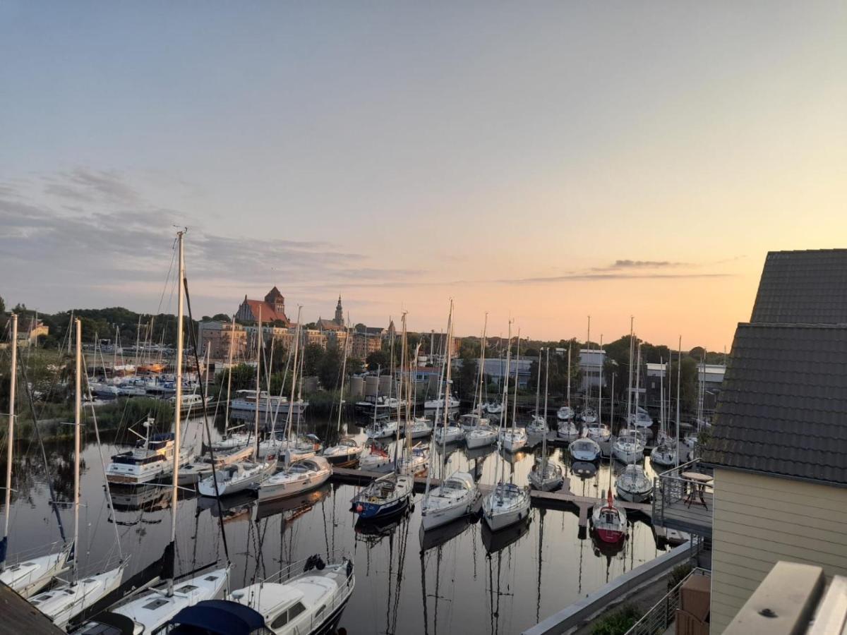 Ferienwohnung Marina Am Ryck Γκράιφσβαλντ Εξωτερικό φωτογραφία